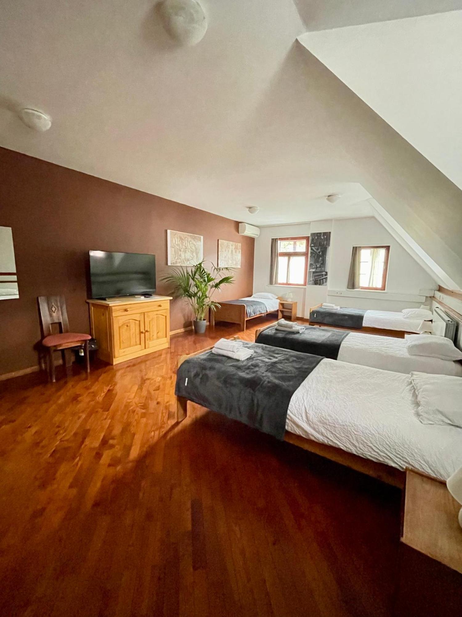 Hotel Gostisce Barbara à Idrija Extérieur photo