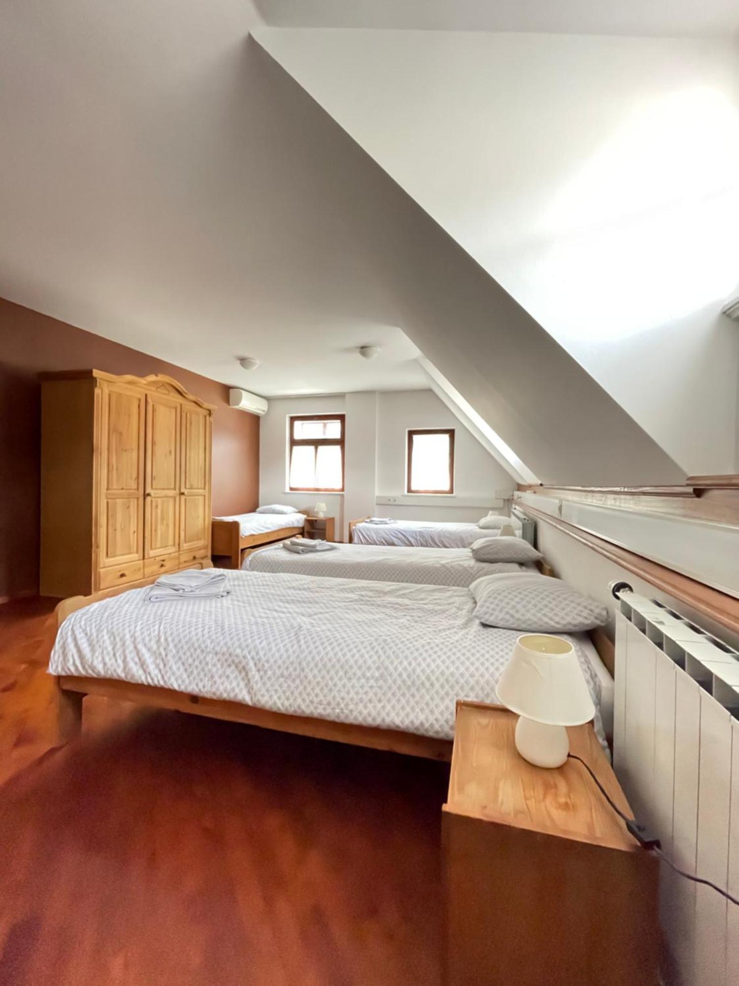 Hotel Gostisce Barbara à Idrija Extérieur photo