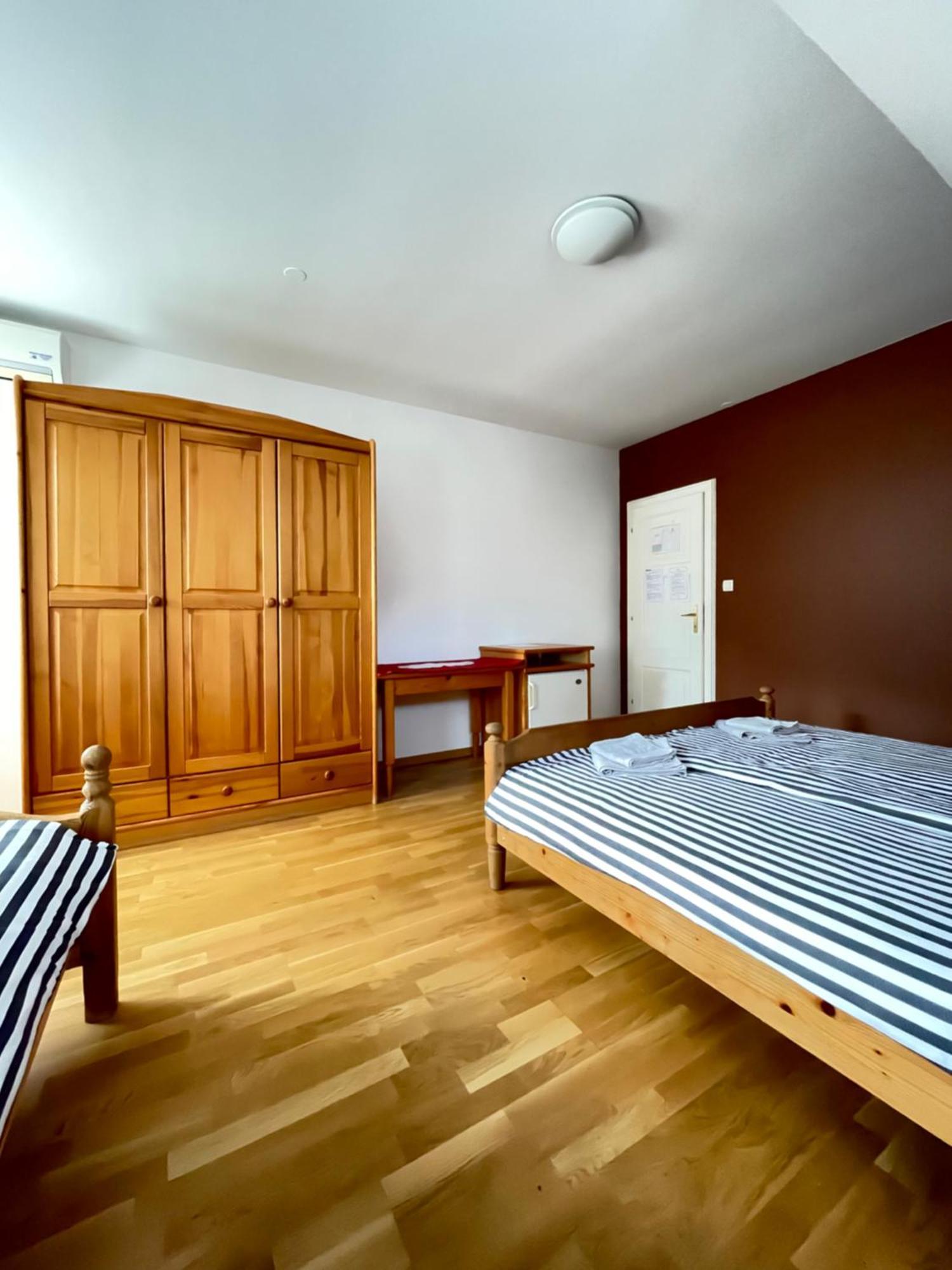 Hotel Gostisce Barbara à Idrija Extérieur photo