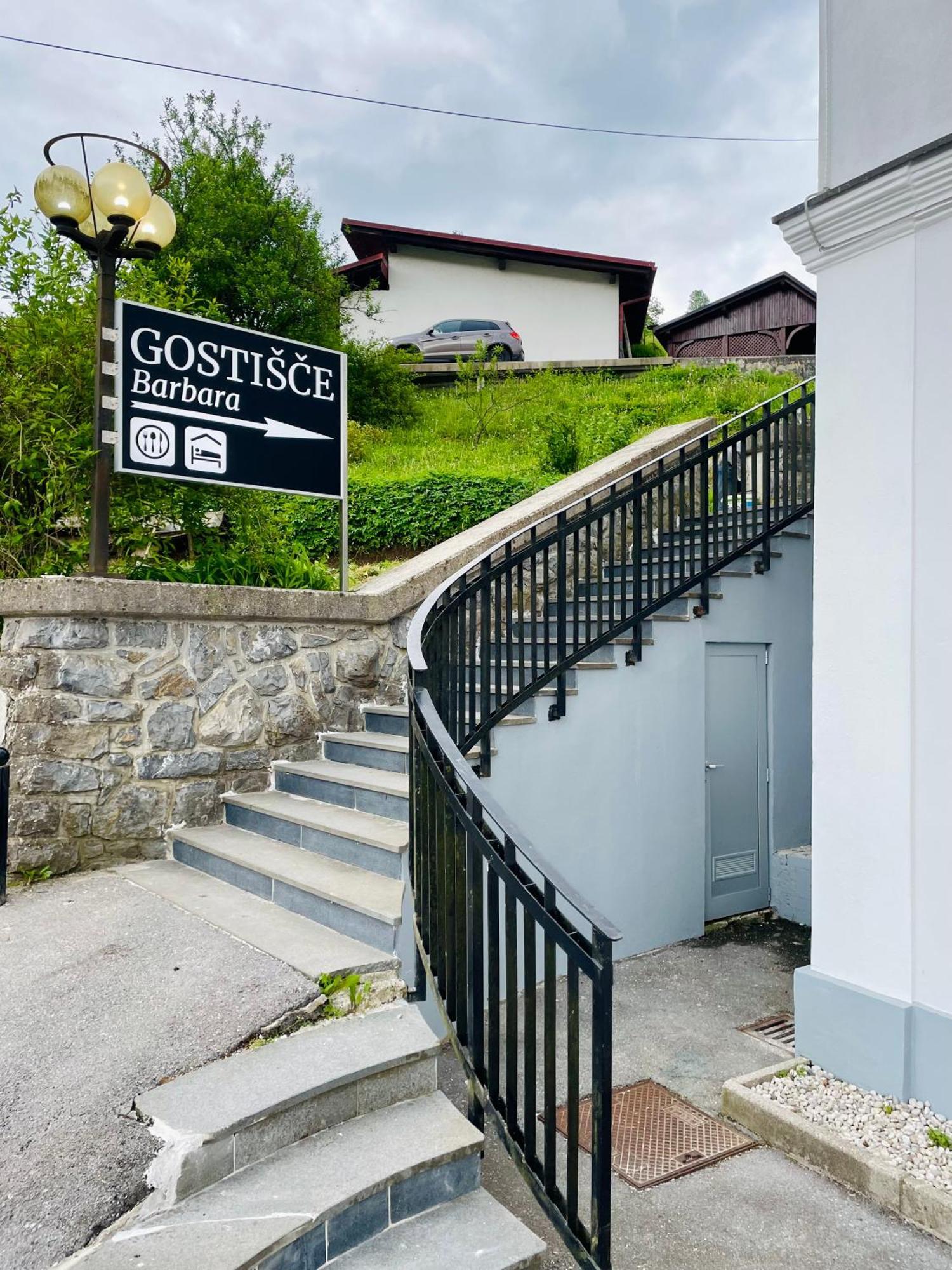 Hotel Gostisce Barbara à Idrija Extérieur photo